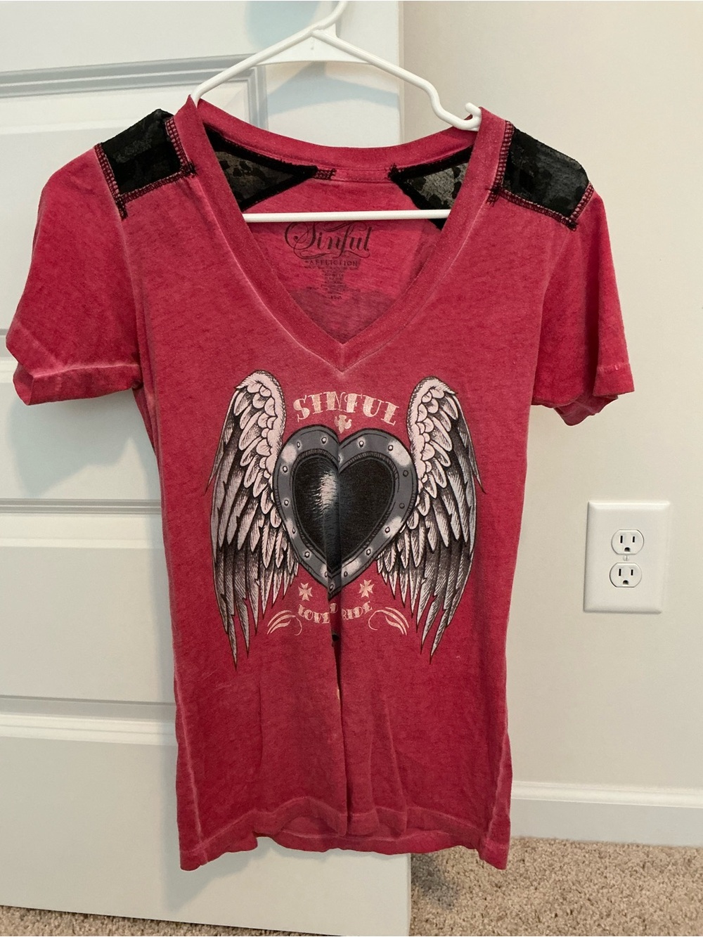 Sinful Women's Pink Red V-Neck Winged Heart Graphic Tee